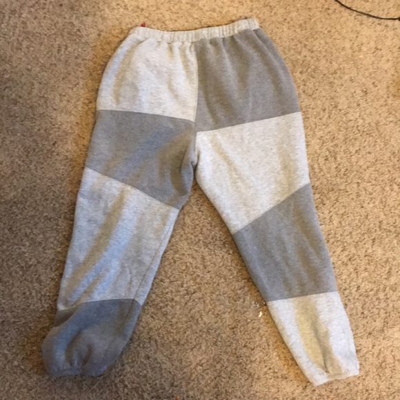 I’m selling these sweatpants! They are really comfortable and stylish❤️ - Picture 2 of 2